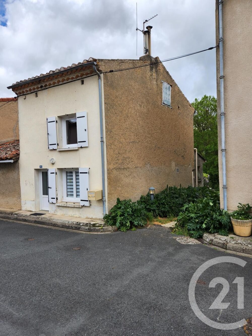 Maison de village à Saix avec Locataire en place - Idéal....