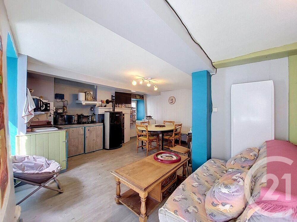 Venez découvrir cette maison de village de 72m² sur troi....