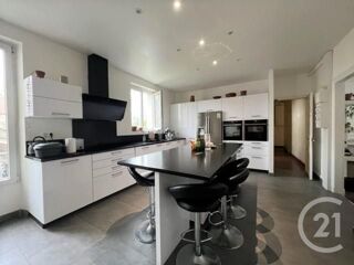  Immeuble � vendre 335 m�