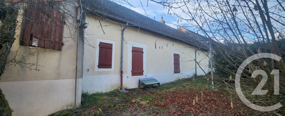 Dans hameau nichée au porte du Morvan venez découvrir ce....