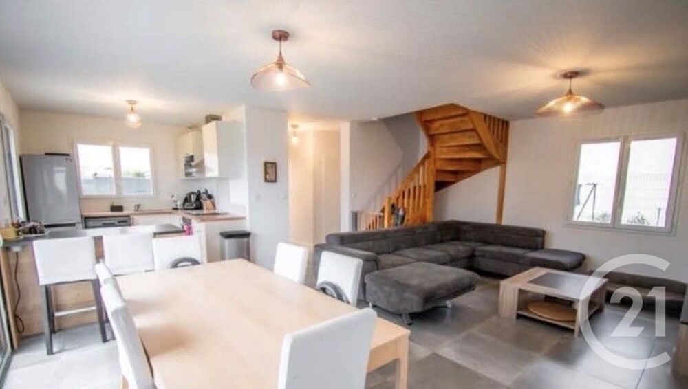 location Maison - 5 pièce(s) - 107 m² Mazères (09270)