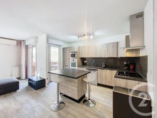  Appartement à louer 3 pièces 65 m²