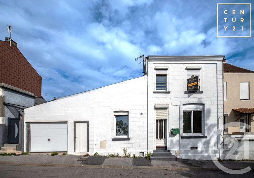 En bref : Maison semi-individuelle à vendre à Hautmo....