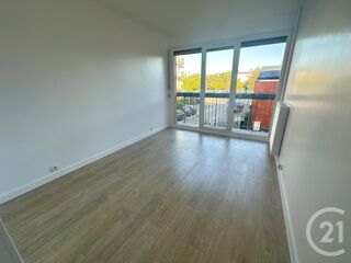  Appartement à louer 3 pièces 75 m²