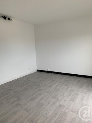 Appartement à louer 2 pièces 40 m²