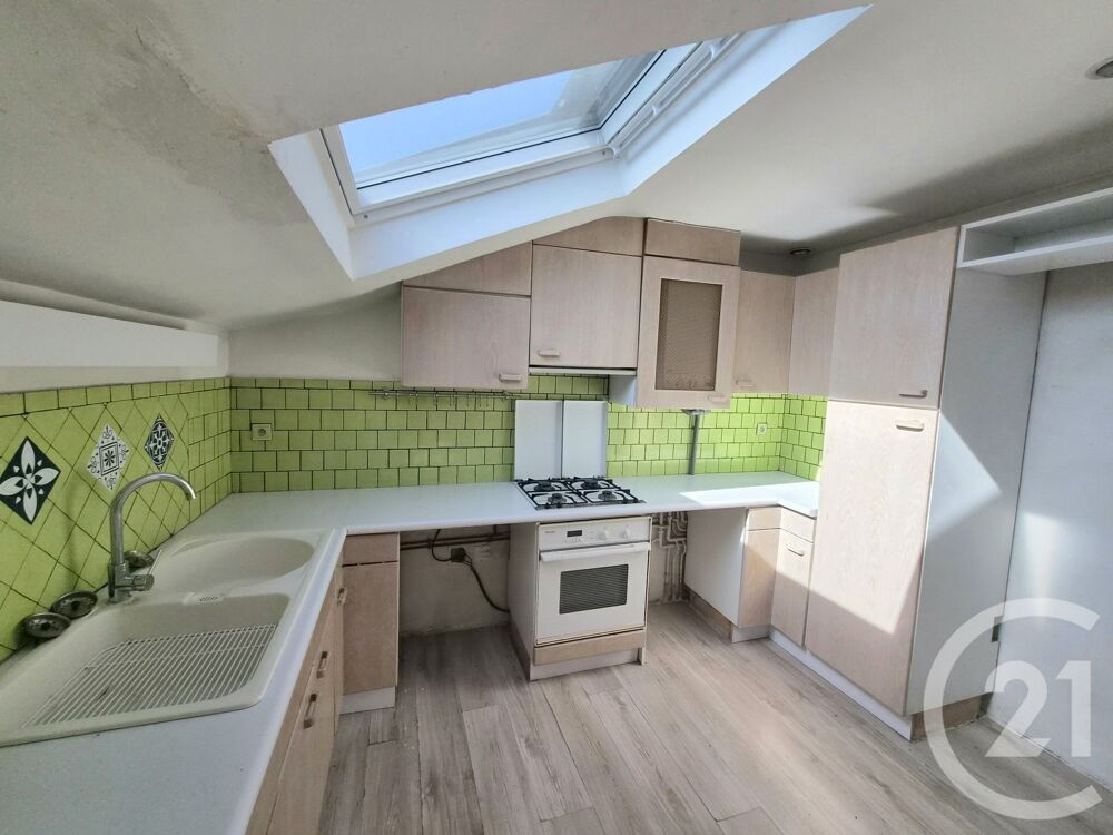 Appartement situé en centre ville d'Alès proche du théât....