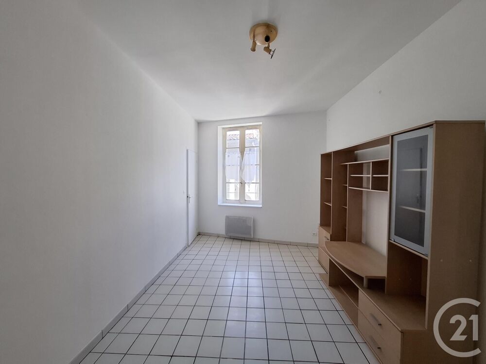 Au centre ville de Castres, loue appartement deux pièces....