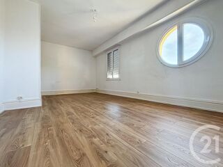  Appartement à louer 3 pièces 64 m²