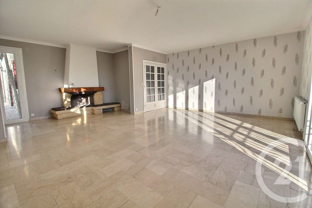 vente Maison - 8 pièce(s) - 237 m² Miribel (01700)