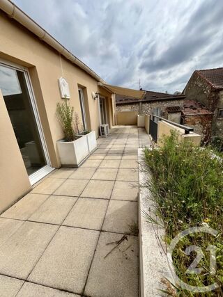 Appartement à louer 4 pièces 96 m²