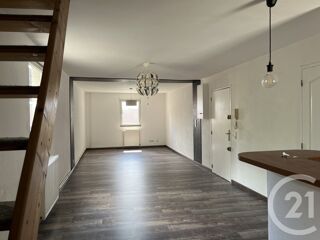  Appartement à louer 3 pièces 80 m²