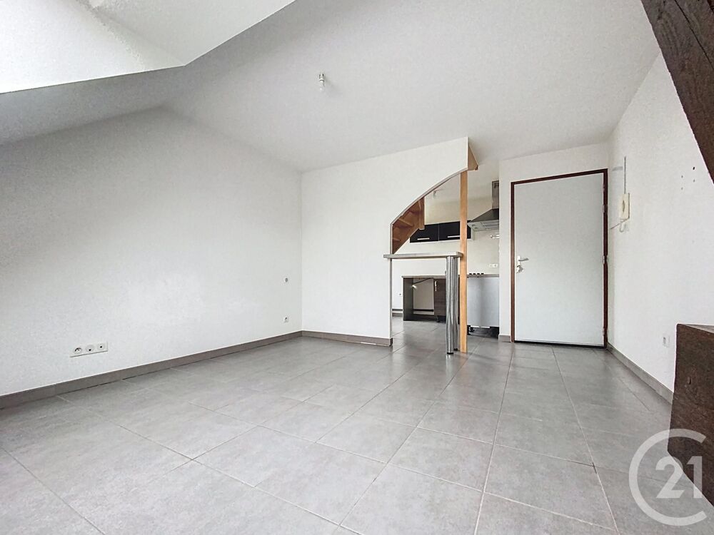 location Appartement - 2 pièce(s) - 48 m² Lure (70200)