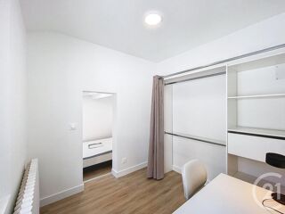  Appartement à louer 7 pièces 10 m²