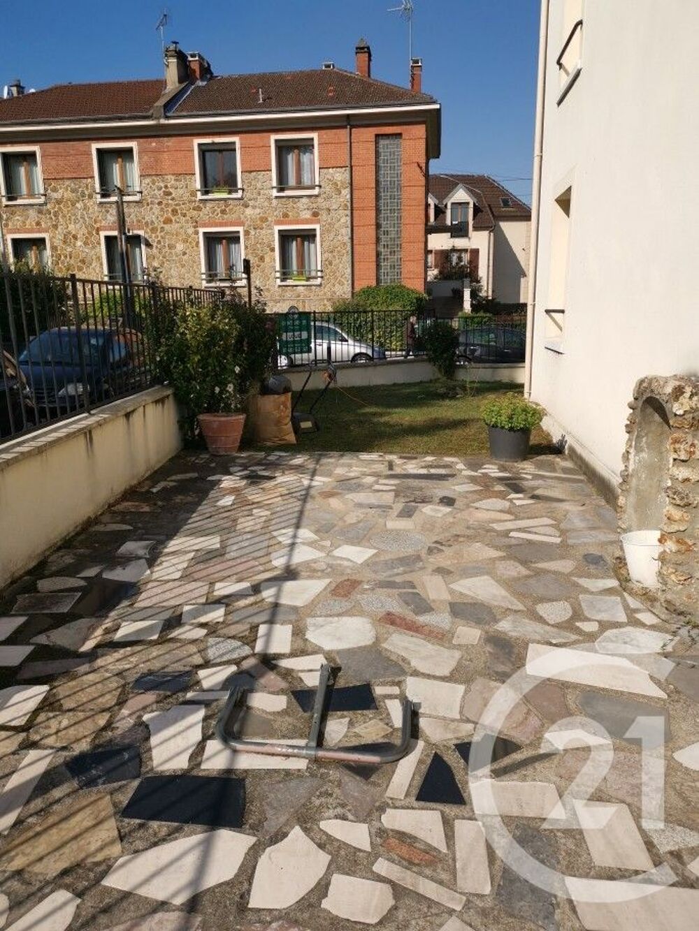 location Parking / Garage - 11 m² Noisy-le-Sec (93130)