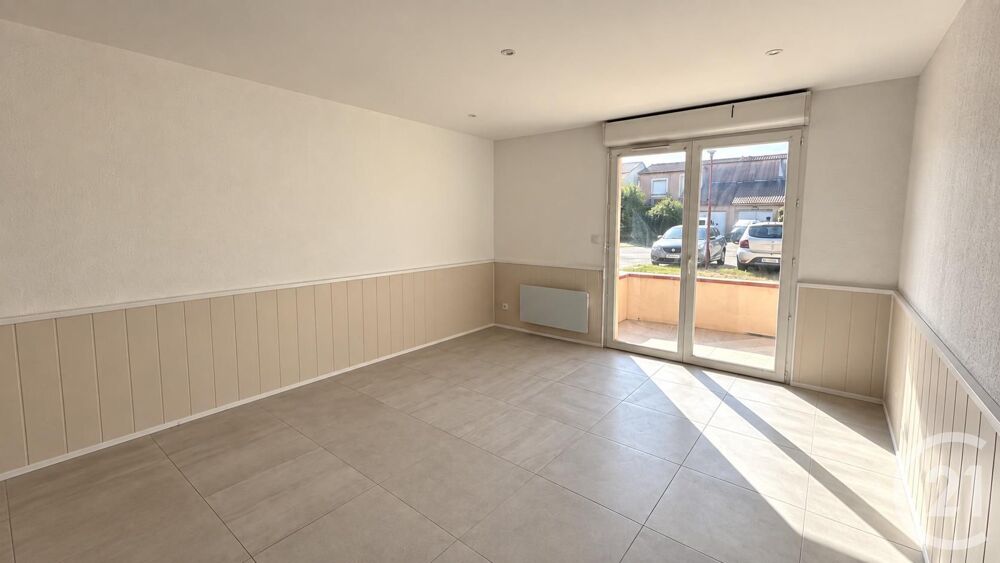 Venez découvrir cet appartement T2 de 39 m², entièrement....