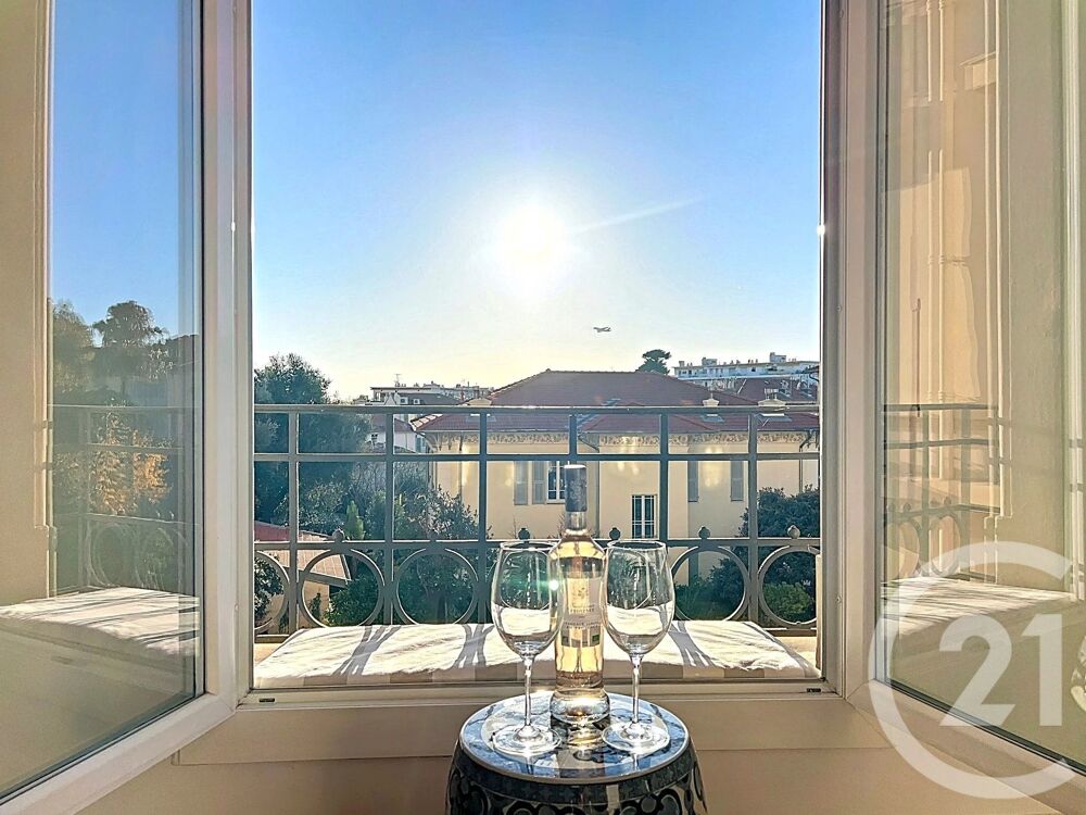 NICE LE PORT: Dans un très bel immeuble bourgeois, appar....