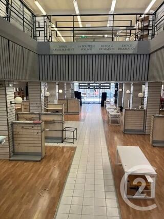  Immeuble à vendre 2300 m²