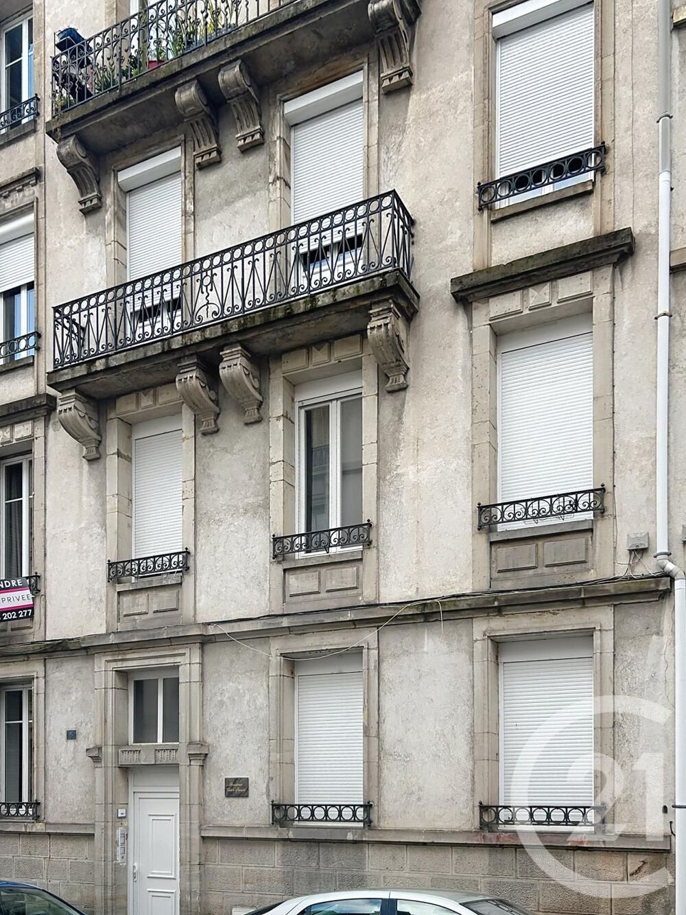 Idéalement situé au rez-de-chaussée d'une copropriété en....
