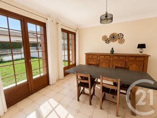  Maison à vendre 6 pièces 245 m²