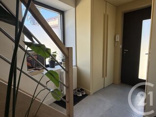  Appartement à louer 4 pièces 74 m²