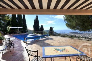  Maison � vendre 5 pi�ces 216 m�