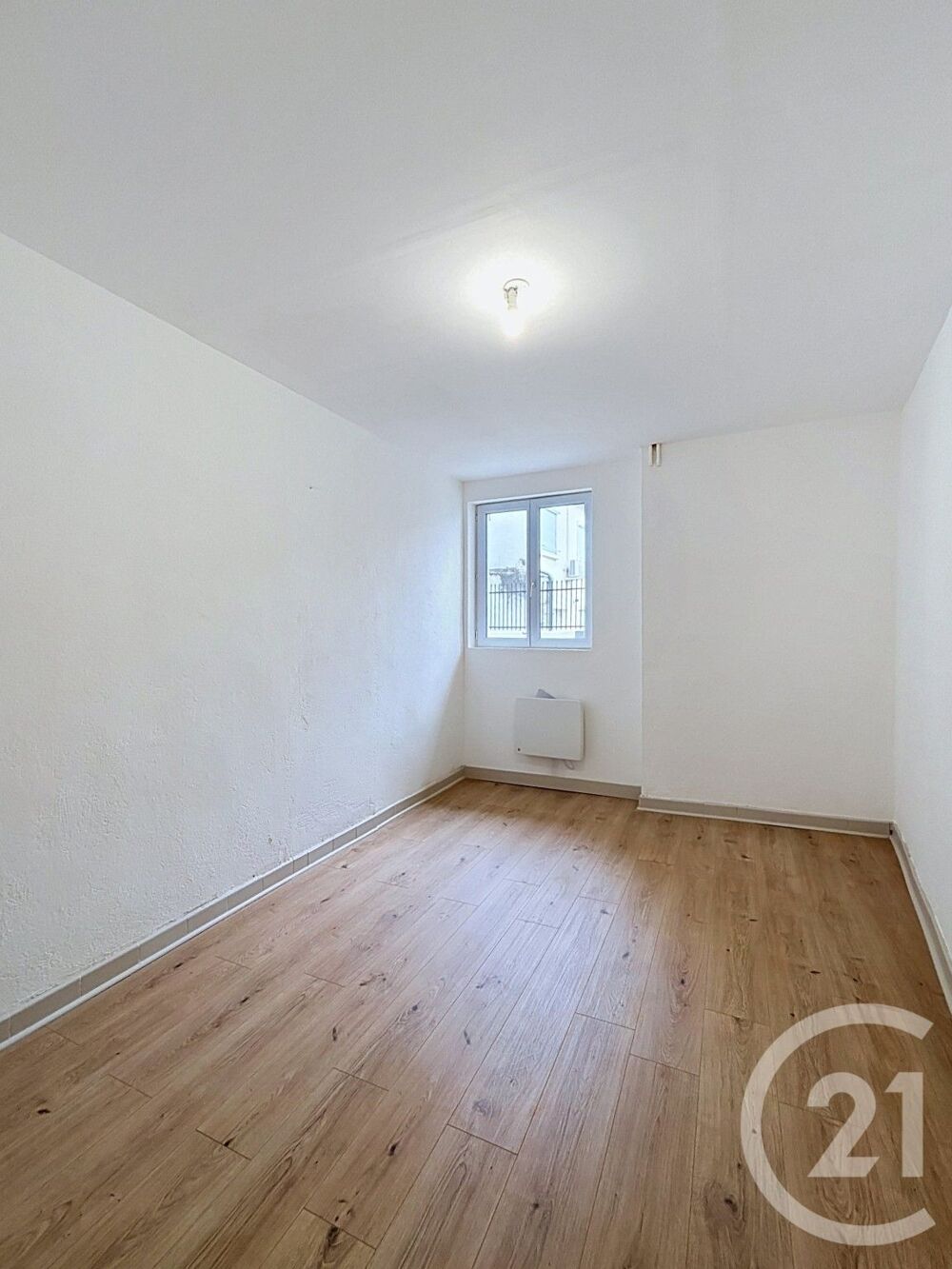 location Appartement - 2 pièce(s) - 59 m² Salies-du-Salat (31260)