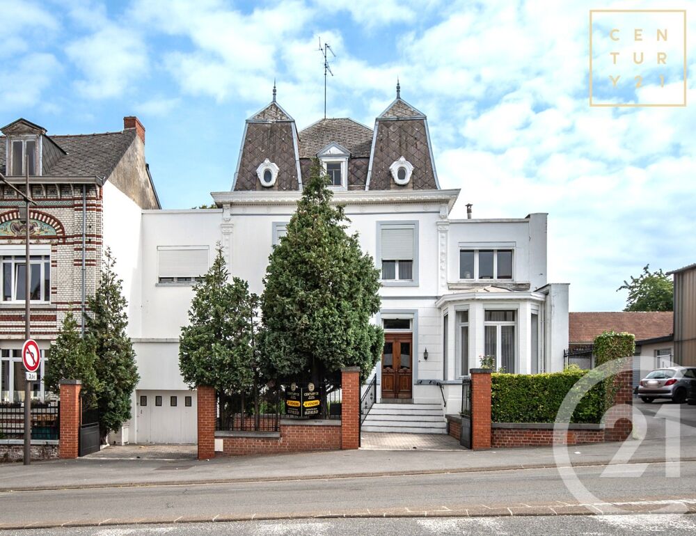 En bref : Maison bourgeoise de caractère à vendre à ....