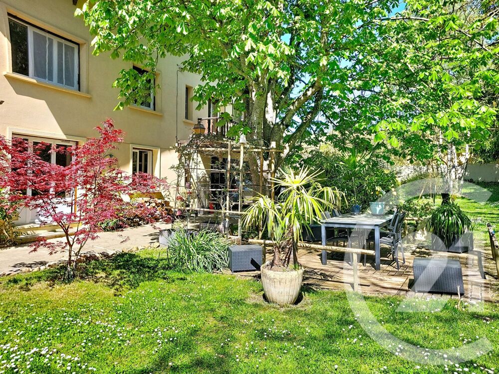 Venez découvrir cette très belle maison de 170m², entiè....