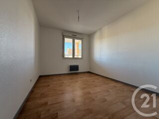  Appartement à louer 4 pièces 81 m²