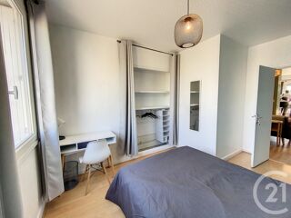 Appartement à louer 4 pièces 11 m²