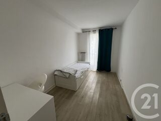  Appartement à louer 5 pièces 82 m²