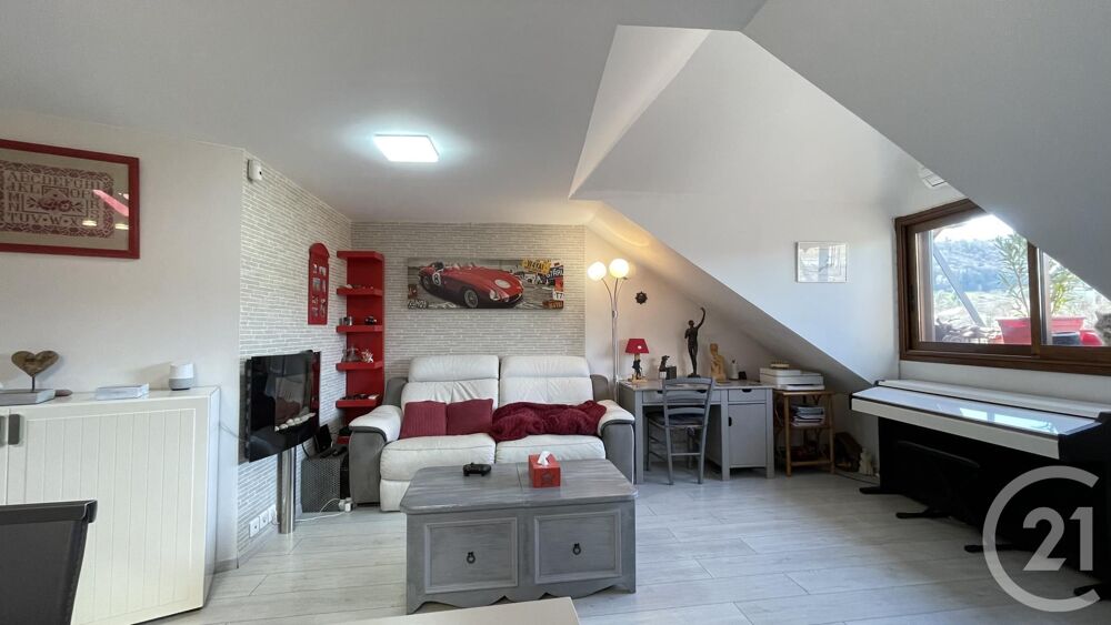 Découvrez ce charmant appartement atypique de 109m² au s....