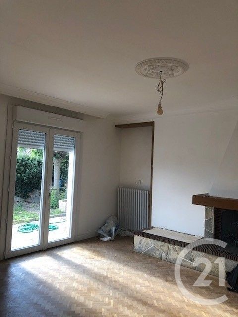  Maison � louer 5 pi�ces 158 m� Cazilhac