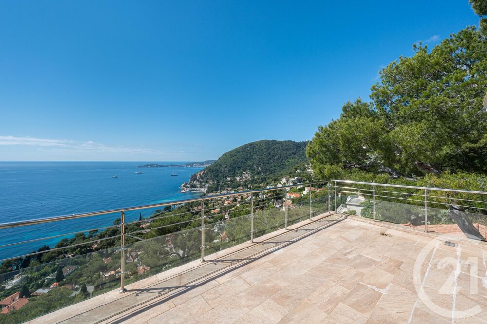 Eze Bord de mer: Cet appartement en triplex offre une vu....