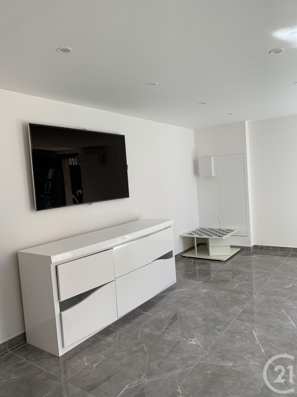 A louer par votre agence CENTURY 21 LA BIG, grand appart....
