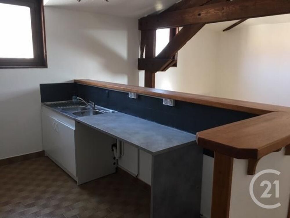 Appartement rénové au centre de Mussidan, proche des hal....