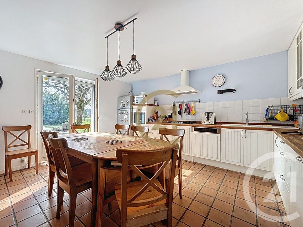 Maison 9 pièces 305 m² · à Roye · 305 m² · 253 000 €