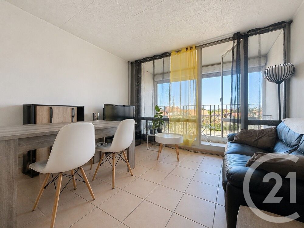 CENTURY 21 GSM vous propose à Luxeuil un T2 de 50m², sit....