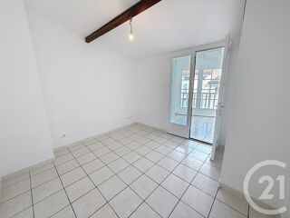  Appartement à louer 3 pièces 77 m²