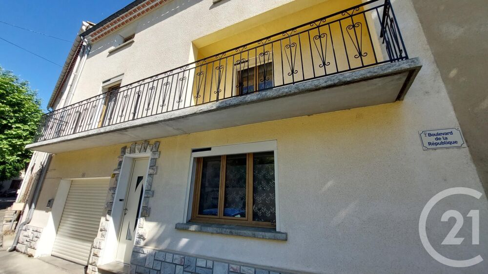 LOUPIA: grande maison mitoyenne de deux coté en très bon....
