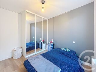  Appartement à louer 2 pièces 42 m²