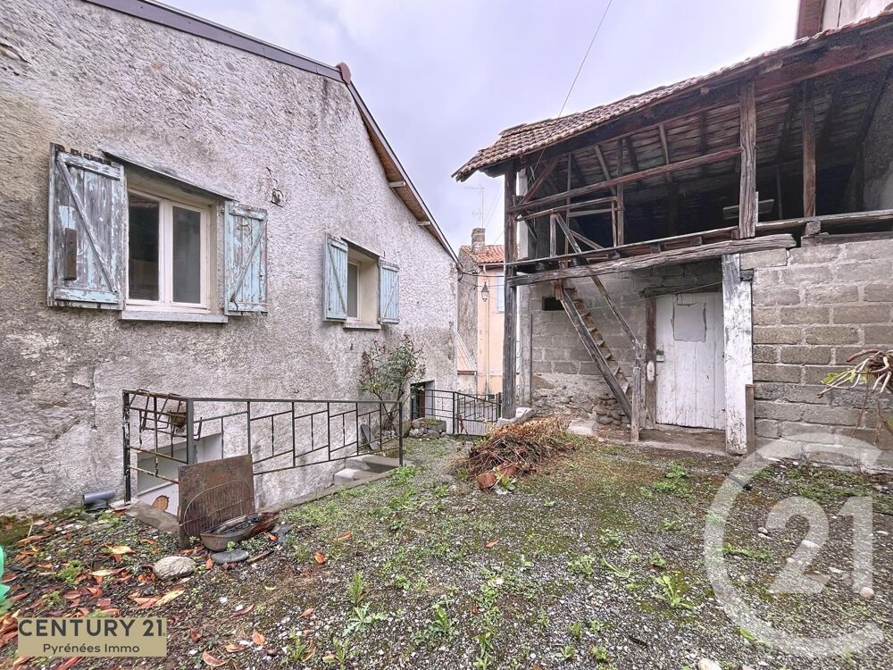 « ENSEMBLE DE 2 MAISONS » Dans le village agréa....