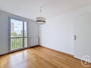  Appartement  vendre 4 pices 82 m