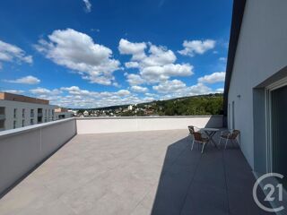  Appartement à louer 5 pièces 115 m²