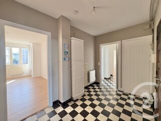 Appartement à louer 3 pièces 94 m²