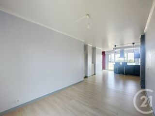  Appartement à louer 3 pièces 65 m²