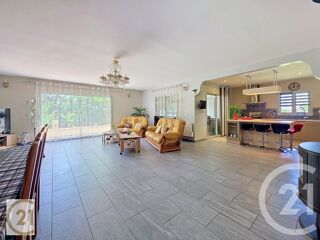  Maison à vendre 6 pièces 392 m²