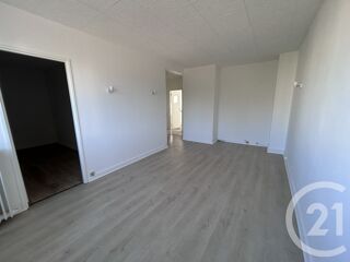  Appartement à louer 3 pièces 49 m²