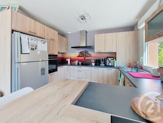  Appartement à louer 4 pièces 91 m²