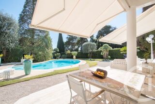  Maison à louer 9 pièces 254 m²